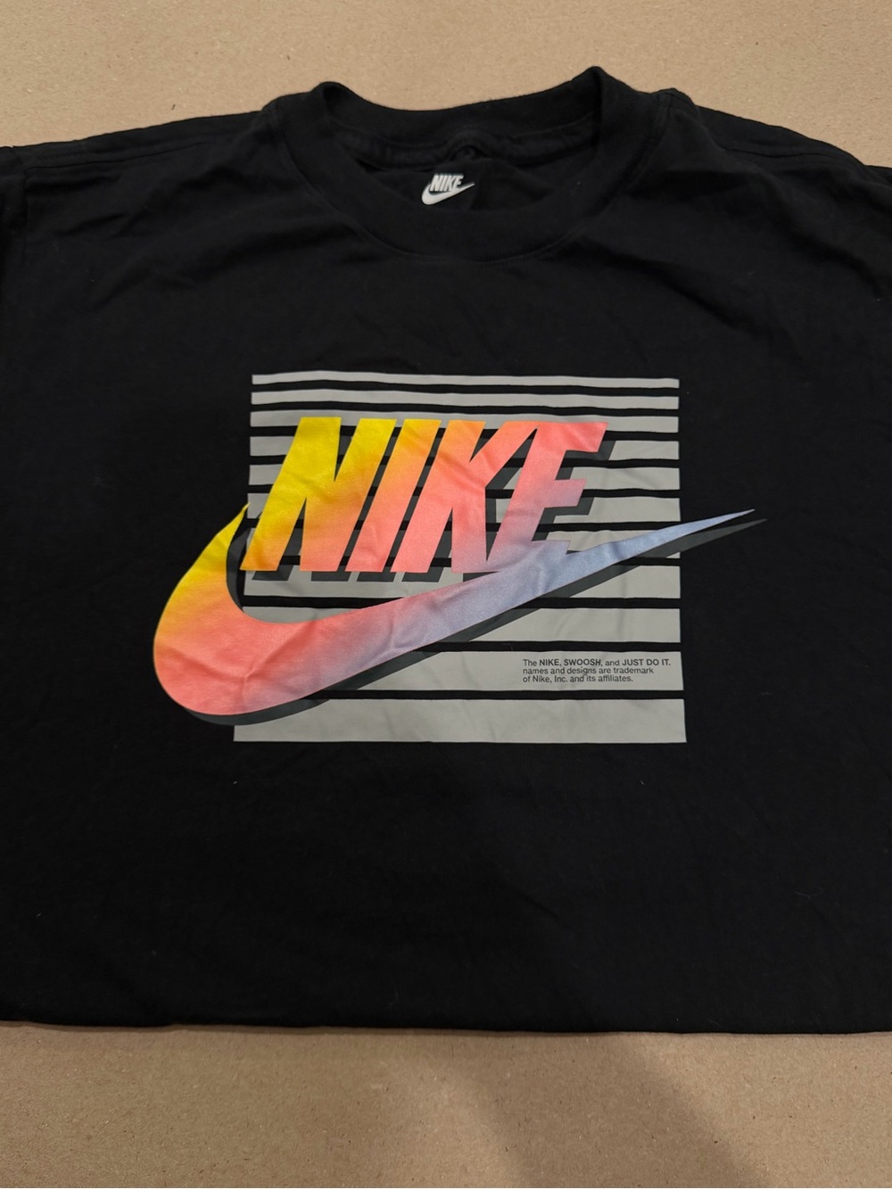 Nike Boys Black Graphic Swoosh Sunset Logo T-Shirt Size Small